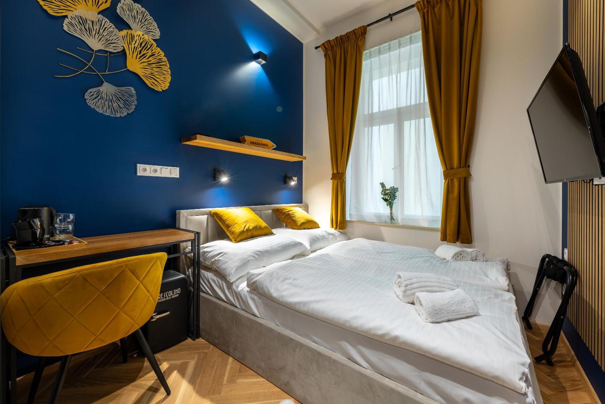 Modern Urban Room In The City Center Of Praga Esterno foto